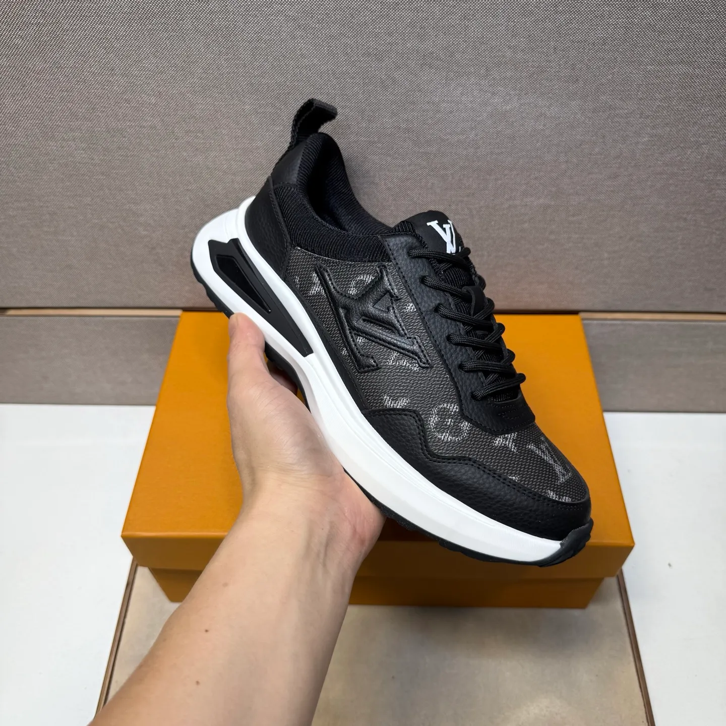 Men's men's shoes 💰pp462【LV～】men's casual shoes 2025z cabinet sales simultaneously 🔶Size: 38-44 #️⃣ 🔷3 colors🔜The upper is made of multi-material splicing➕Mesh lining, comfortable and breathable, sole: original comfortable and wear-resistant outsole, ⚠️real thing📱photographed🎬real thing is better📢📢📢